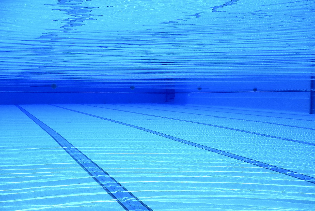 Blog_Chloramine schhweimmbad unter wasser