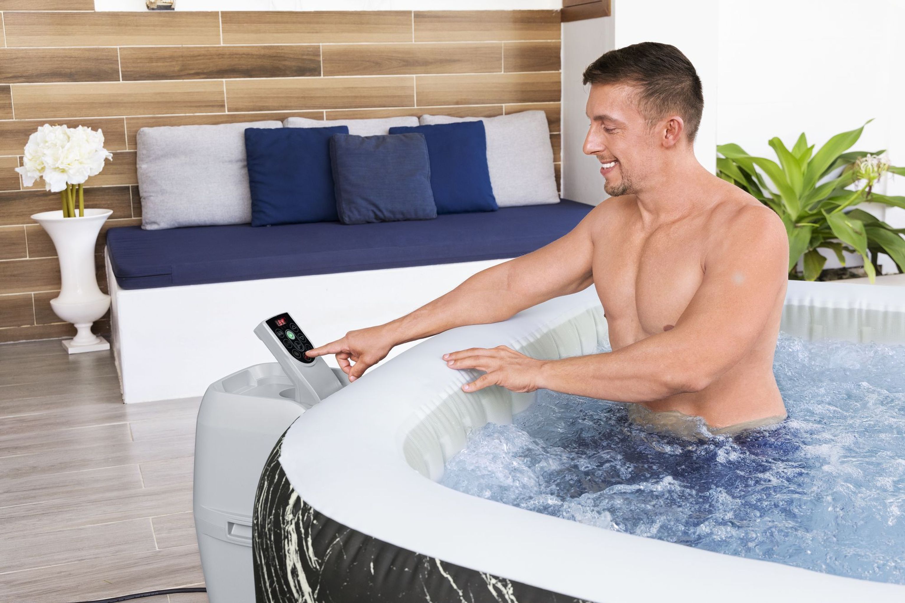 Bestway LAY-Z-SPA Hollywood AirJet LED-Whirlpool für 6 Personen Bestway LAY-Z-SPA Hollywood AirJet LED-Whirlpool für 6 Personen
