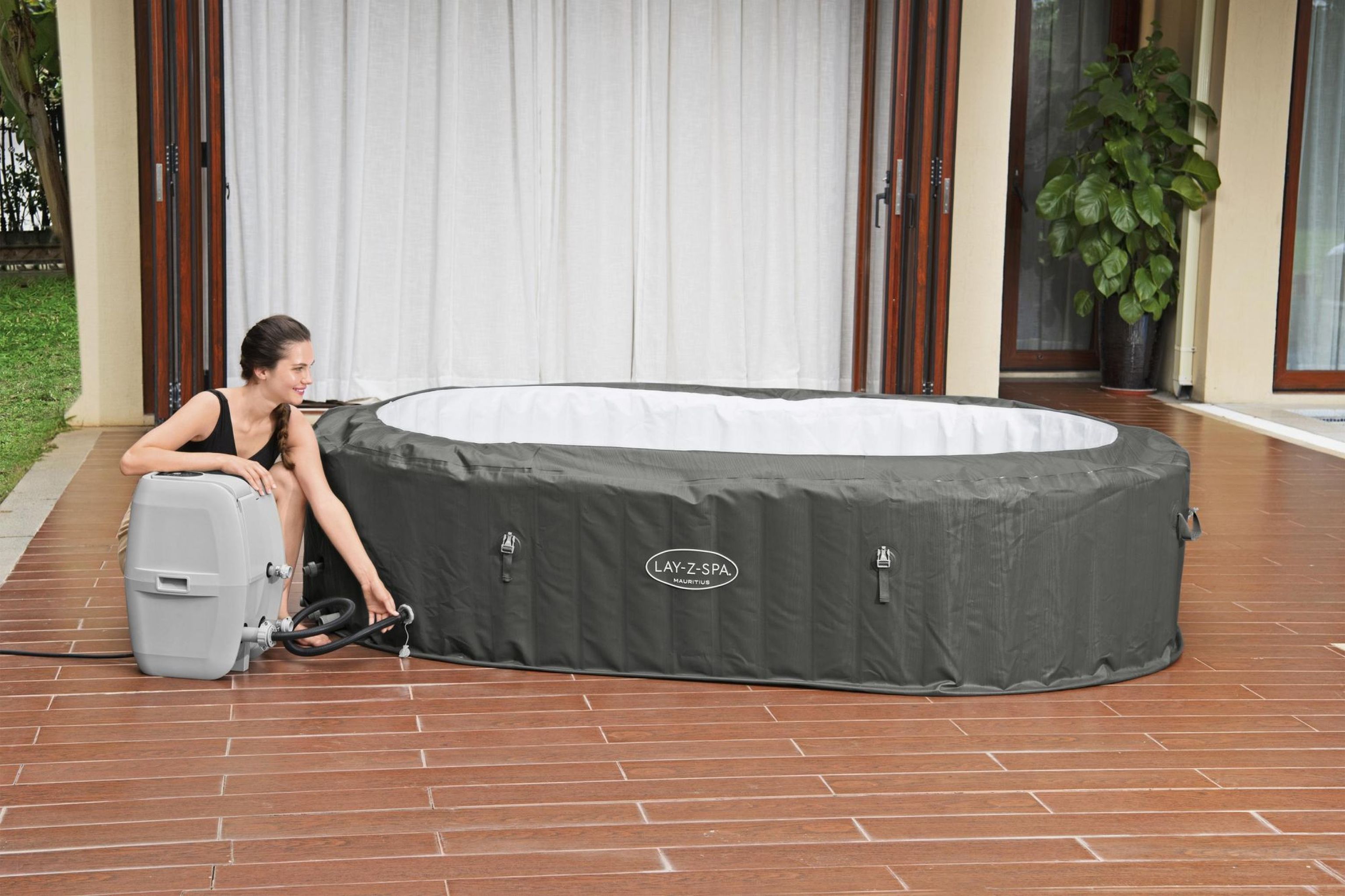 LAY-Z-SPA Mauritius AirJet XXL-Whirlpool für 7 Personen LAY-Z-SPA Mauritius AirJet XXL-Whirlpool für 7 Personen