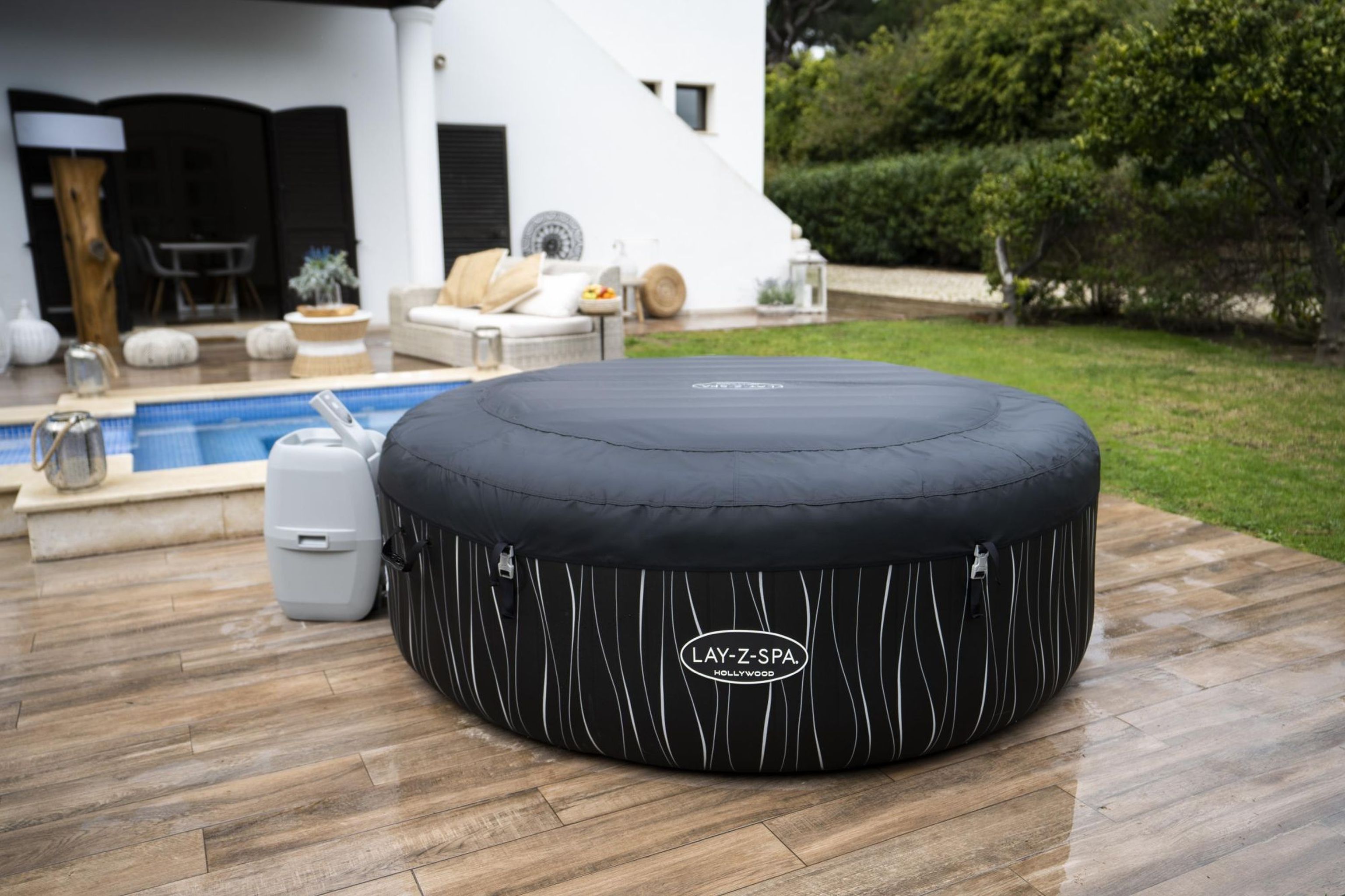 LAY-Z-SPA Hollywood AirJet LED-Whirlpool Ø 196 x 66 cm für 6 Personen LAY-Z-SPA Hollywood AirJet LED-Whirlpool Ø 196 x 66 cm für 6 Personen