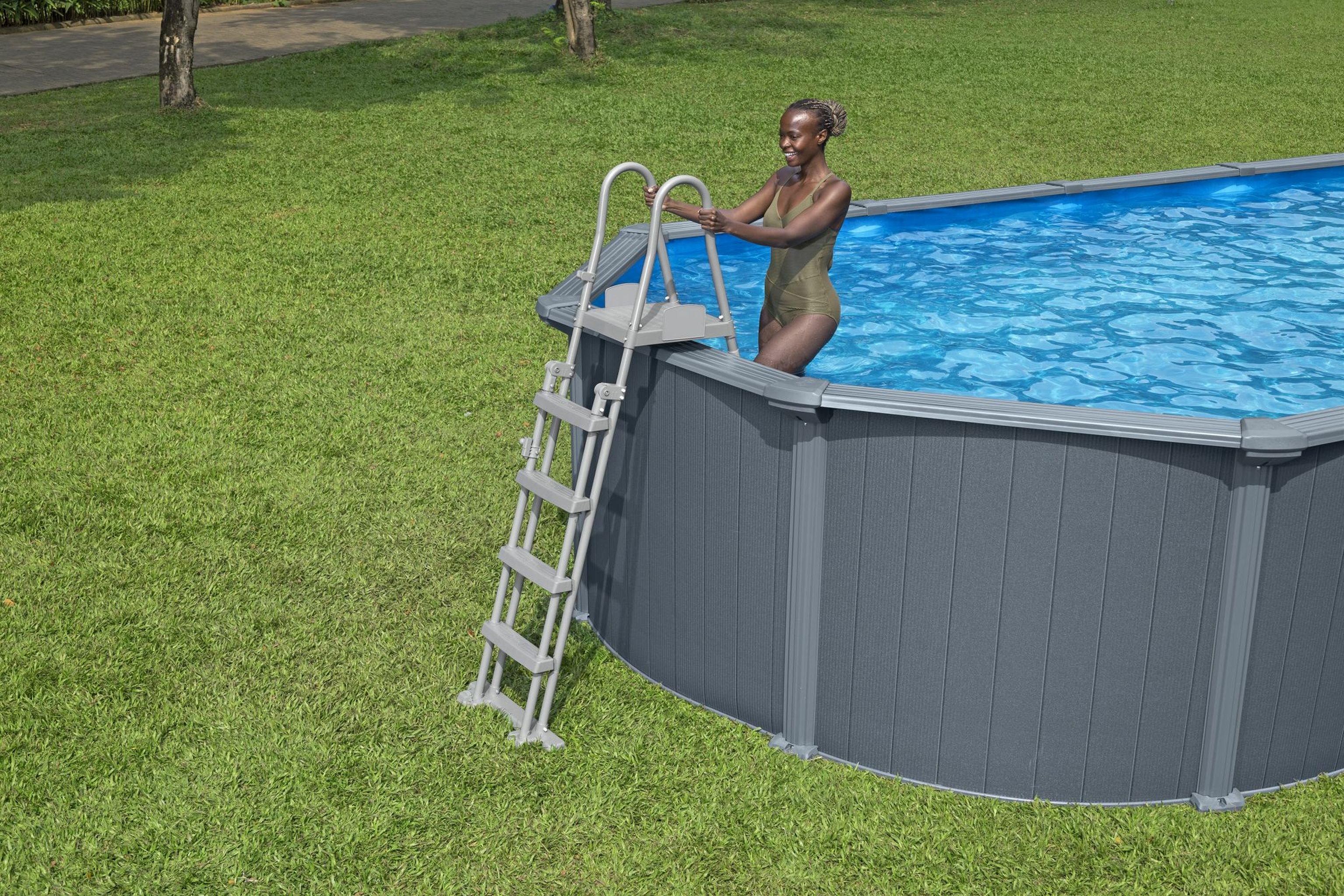 Bestway Hydrium Stahlwandpool Komplett-Set 732 x 366 x 132 cm oval