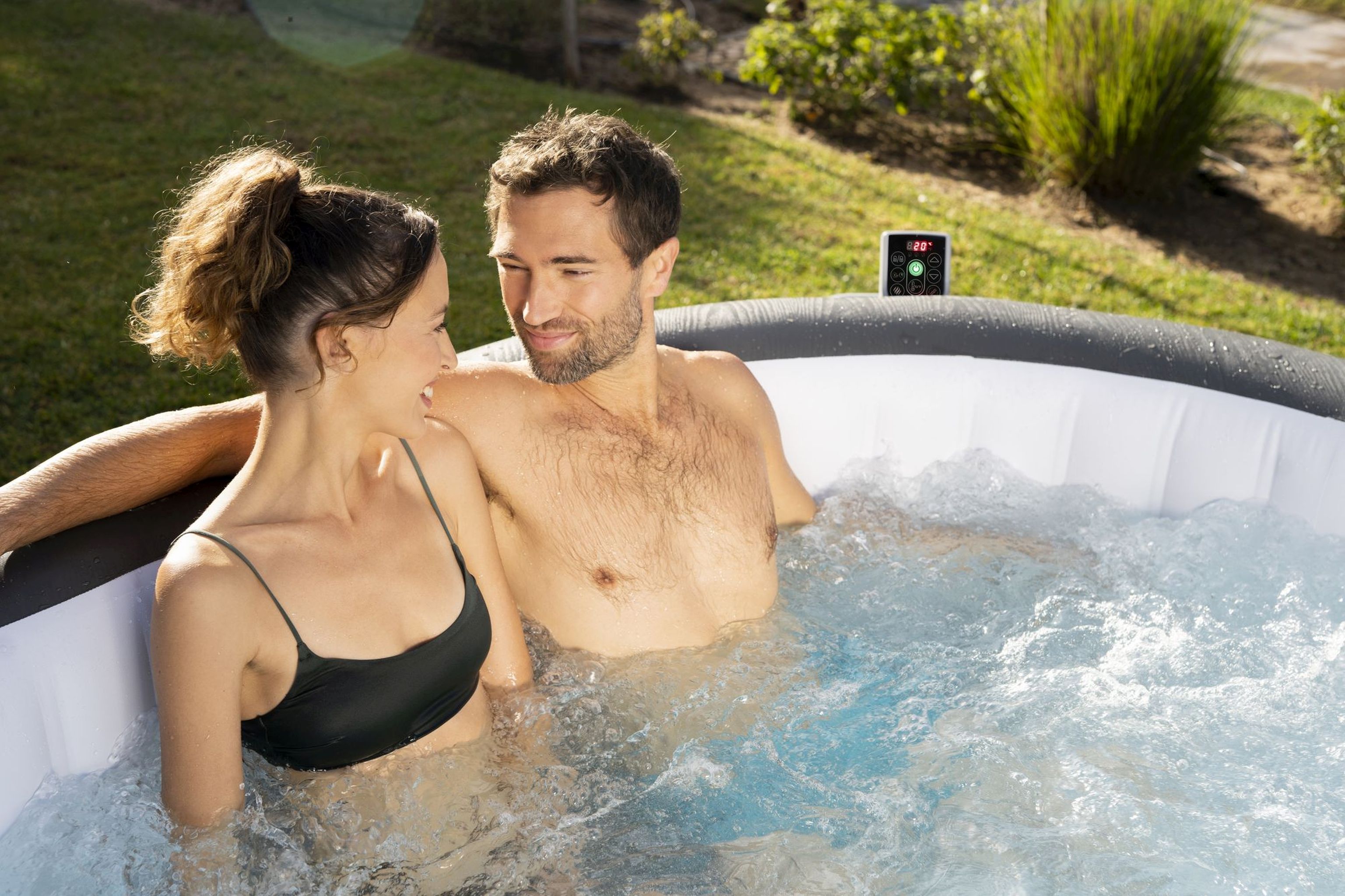 LAY-Z-SPA Mauritius AirJet XXL-Whirlpool für 7 Personen LAY-Z-SPA Mauritius AirJet XXL-Whirlpool für 7 Personen