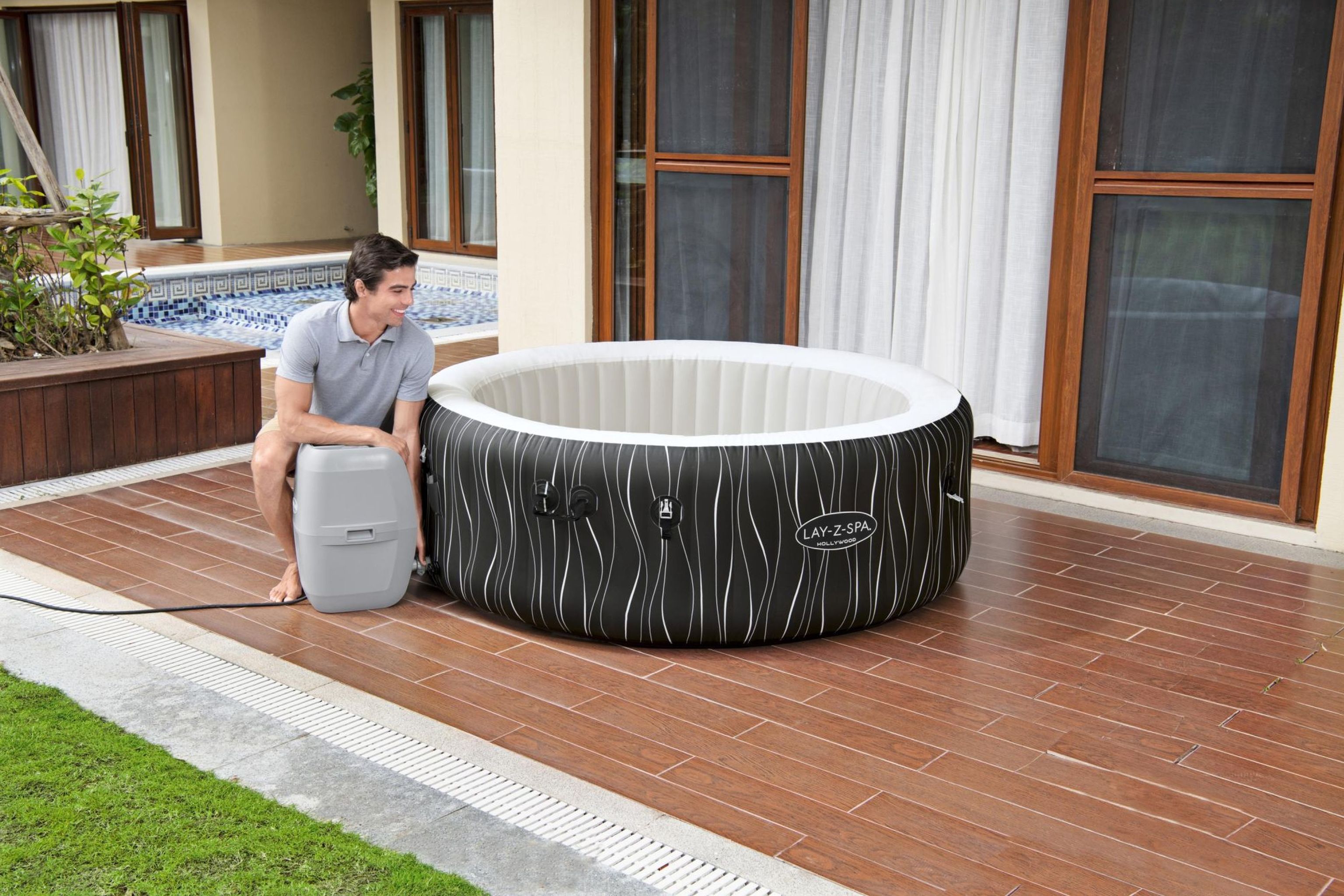 LAY-Z-SPA Hollywood AirJet LED-Whirlpool Ø 196 x 66 cm für 6 Personen LAY-Z-SPA Hollywood AirJet LED-Whirlpool Ø 196 x 66 cm für 6 Personen